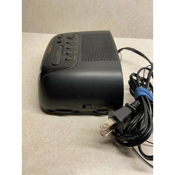Timex Alarm Clock Radio Black TX2208 Battery Backup - Picture 2 of 4